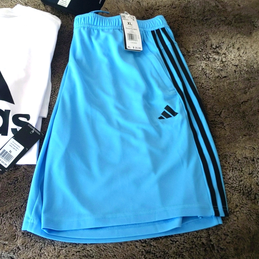 Adidas ๐NWT ๐ค bundle. One shirt, one shorts and one hat size XL ๐ฅ๐ฅ๐ฅ - Picture 3 of 10